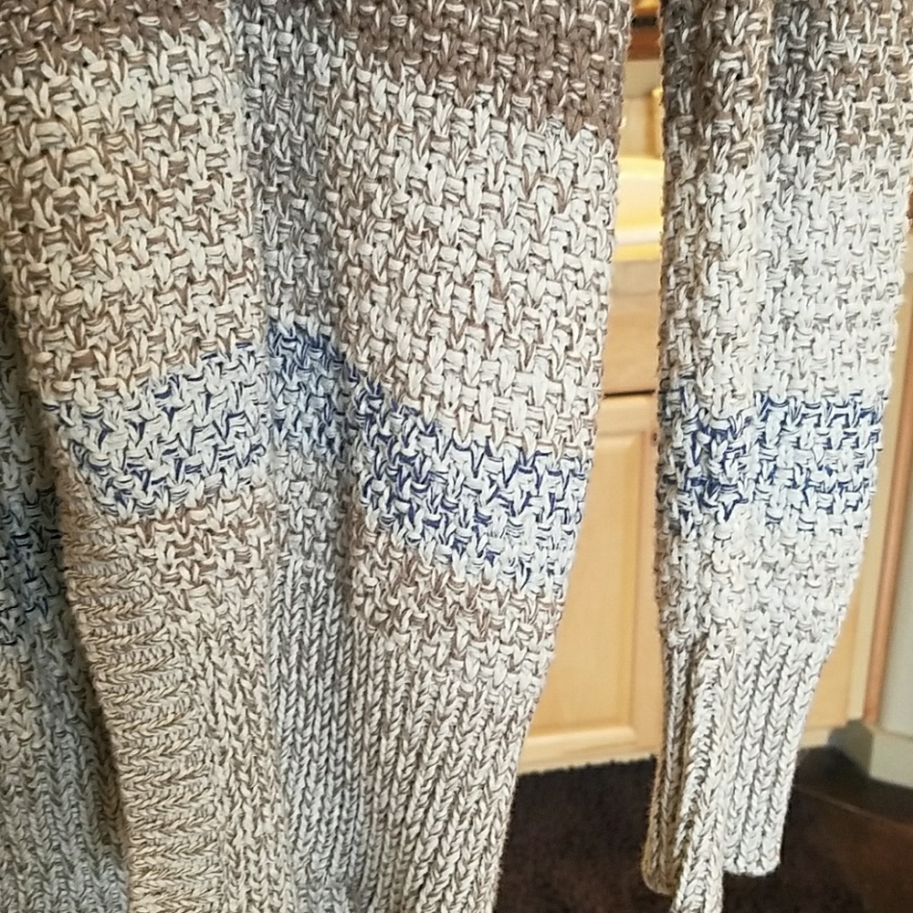 Sweater - Picture 2 of 4